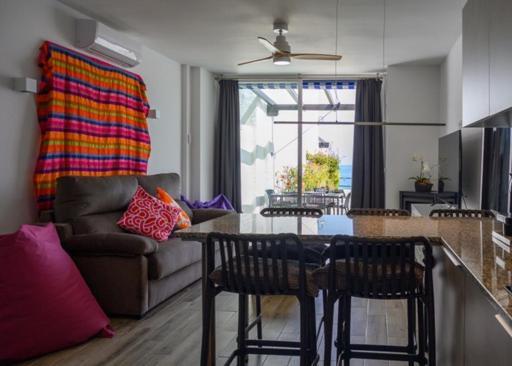 Newly Renovated 2 Bedroom Beachfront House Sitio de Calahonda Екстер'єр фото