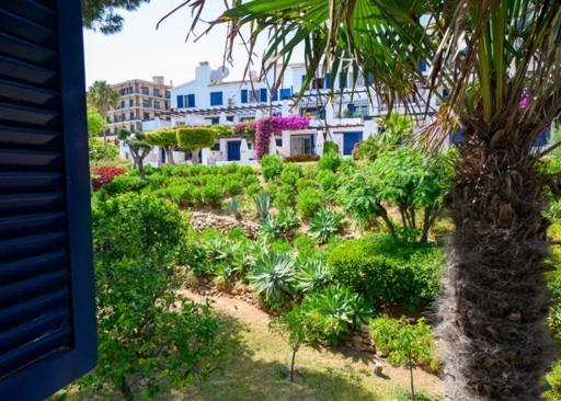 Newly Renovated 2 Bedroom Beachfront House Sitio de Calahonda Екстер'єр фото